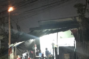 Bình Dương: Dây điện gần khu dân cư bất ngờ bốc cháy