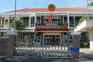 Bị kỷ luật do vi phạm pháp luật chuyển nhượng đất