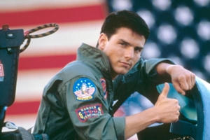 Vì sao đàn ông lại quyến rũ 'chết người' khi mặc quân phục?