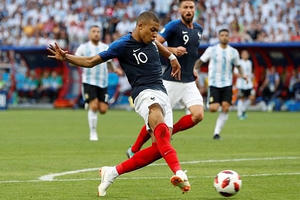 Pháp 4-3 Argentina: "Gà trống cất tiếng gáy" tiễn Messi về nước