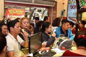 Giá vàng hôm nay 20/8: Tiếp tục tăng cao, vàng được dự báo có thể tăng lên 56 triệu đồng/lượng