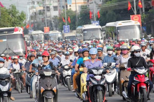 Uỷ ban ATGT Quốc gia khuyến cáo: Hạn chế đi lại khi không cần thiết