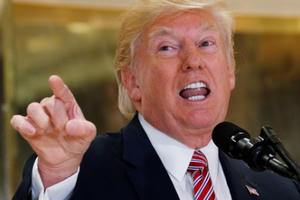 Loạt động thái cứng rắn của Tổng thống Trump trong ngày đầu năm mới