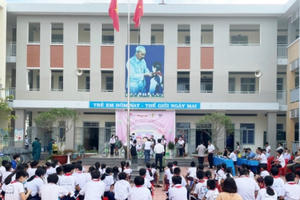 Những món quà đưa các em đến gần ước mơ