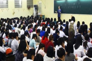 Học thêm tràn lan - người lớn muốn trẻ thành “siêu nhân”?