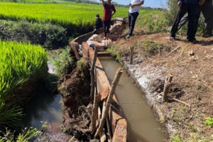 Kênh thủy lợi phục vụ nước tưới cho hàng chục ha lúa bất ngờ bị sập trong đêm