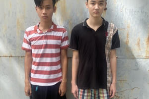 Chém shipper để cướp 2 lọ tinh dầu