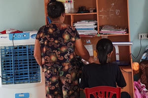 Bé gái 12 tuổi bị bảo vệ trường học ở huyện Yên Thành nhiều lần dở trò đồi bại