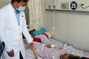 Từ người phụ hồ trở thành thầy thuốc ưu tú