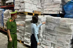 Tạm giữ gần 16 tấn xương lợn đông lạnh hết hạn sử dụng