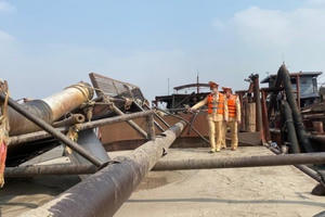 Giữa đêm vây bắt "cát tặc" trên sông Hồng