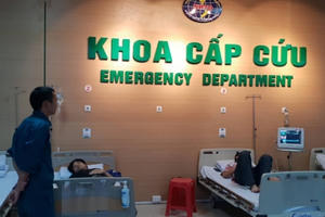 Bệnh viện Nhiệt đới Trung ương 2: Đóng tiền rồi hẵng cấp cứu! Bệnh viện Nhiệt đới Trung ương 2: Đóng tiền rồi hẵng cấp cứu!