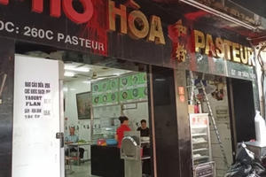 Truy tố vụ phở Hòa ở Sài Gòn bị ném sơn, mắm tôm