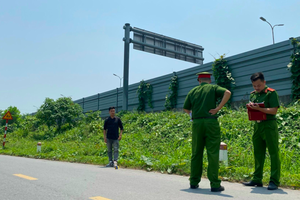 Hội Nhà báo Việt Nam đề nghị xử lý nghiêm vụ 2 phóng viên bị hành hung khi tác nghiệp ở Thanh Trì Hội Nhà báo Việt Nam đề nghị xử lý nghiêm vụ 2 phóng viên bị hành hung khi tác nghiệp ở Thanh Trì