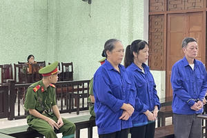 Cao Bằng: Tham ô tài sản của doanh nghiệp xăng dầu, 3 bị cáo lĩnh án 40 năm tù