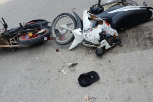 Nam Định: Quái xế chạy xe "tốc độ bàn thờ" rồi đâm trực diện 2 xe máy đi ngược chiều