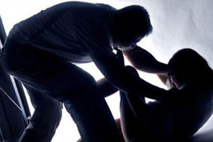 Gã đàn ông bóp cổ con gái đến tử vong rồi uống thuốc trừ sâu tự vẫn