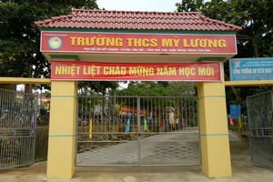 Chờ làm rõ hiệu trưởng, hiệu phó cùng 2 giáo viên đi lễ trong giờ hành chính