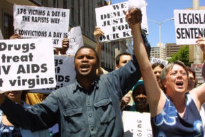 Gian nan công cuộc xóa bỏ niềm tin bệnh hoạn về việc “cưỡng hiếp trinh nữ có thể chữa HIV”