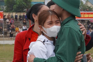 Trang nghiêm, xúc động, ấm tình hậu phương Lễ giao nhận quân tại Nghệ An