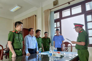 Bình Phước: Khởi tố, bắt tạm giam Phó Chủ tịch huyện và 3 thuộc cấp Bình Phước: Khởi tố, bắt tạm giam Phó Chủ tịch huyện và 3 thuộc cấp