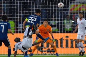 Almoez Ali đi vào lịch sử Asian Cup sau khi lập siêu phẩm,