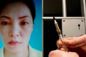 Sử dụng mật ngữ và kẽ hở 1cm để “giao dịch” tinh trùng