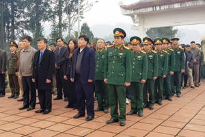 Cao Bằng: Tổ chức tri ân, dâng hương các anh hùng liệt sỹ và Tượng đài Chủ tịch Hồ Chí Minh Cao Bằng: Tổ chức tri ân, dâng hương các anh hùng liệt sỹ và Tượng đài Chủ tịch Hồ Chí Minh