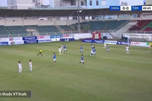 Người hâm mộ phát cuồng với những pha bứt tốc kinh hoàng của Văn Toàn ở vòng 1 V-League 2020