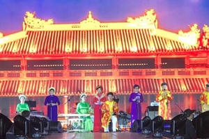 UBND TP Huế nói gì khi lãnh đạo bị “tố” tranh suất đi Hàn Quốc