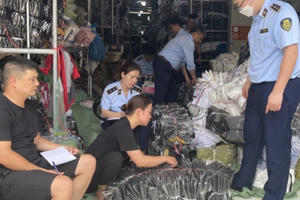 Cửa hàng Ruby Thái Nguyên bị thu giữ hàng nghìn sản phẩm vi phạm