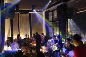 Hà Nội: Quận Hoàn Kiếm tràn lan tụ điểm kinh doanh "bóng cười"