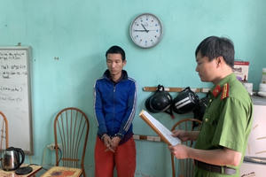 Tuyên Quang: Khởi tố, bắt tạm giam kẻ hiếp dâm con riêng của vợ