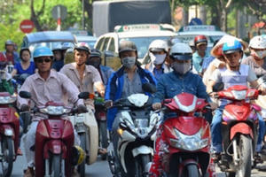 Hà Nội cấm xe máy: Người dân vào nội đô bằng cách nào?