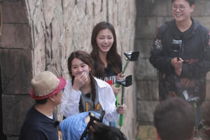 Ghi hình chương trình du lịch hàng đầu Hàn Quốc, ban nhạc TWICE giới thiệu về Đà Nẵng