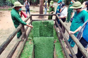 Niềm vui nới lỏng du lịch ở "vùng xanh"