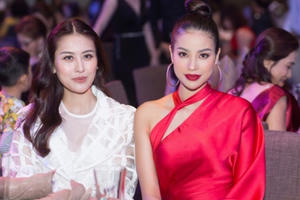 Phạm Hương diện đầm đỏ rực, liên tiếp xuất hiện tại các event