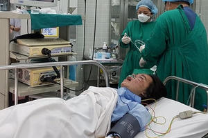 Bộ Y tế yêu cầu y bác sĩ tập trung cứu nạn nhân vụ cháy chung cư