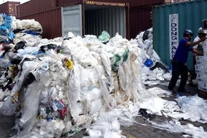 Tin kinh tế 6AM: Việt Nam còn gần 9.000 container phế liệu tồn đọng tại cảng biển; Huawei ra mắt Nova 5i Pro