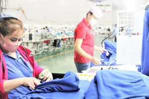 Tăng giờ làm thêm: Vừa mừng vừa lo