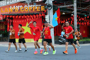 Bế mạc Giải chạy “Vĩnh Long Half Marathon 2025- Hành trình trái tim Mekong”.