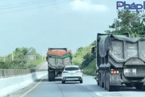 Khởi tố 02 tài xế xe ben chèn ép xe con trên cao tốc Nội Bài - Lào Cai