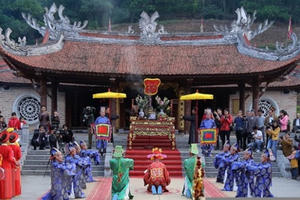 Lễ giỗ Đức Quốc Tổ Lạc Long Quân và dâng hương tưởng niệm Tổ Mẫu Âu Cơ