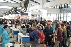 Các cảng hàng không dự kiến đón 2,4 triệu khách dịp cao điểm lễ 30/4-1/5