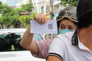 Người dân Đà Nẵng trong ngày đầu chuyển trạng thái chống dịch mới