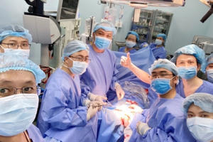 Tạo hình dương vật cho người bệnh bằng da cơ cẳng tay