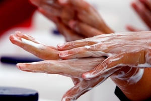 Mỹ ra quyết định cấm bán xà phòng diệt khuẩn vì... có hại