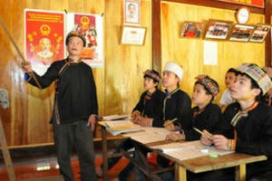 Những nỗ lực “cứu” chữ Nôm Dao