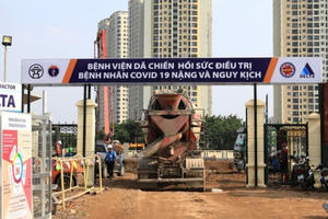 Hà Nội thần tốc xây dựng bệnh viện dã chiến điều trị bệnh nhân COVID-19 nặng