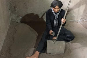 Món nợ với tiền nhân